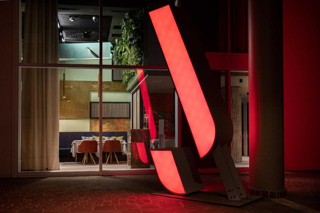J44 Lifestyle Hotel 리도 디 예솔로 외부 사진 The restaurant