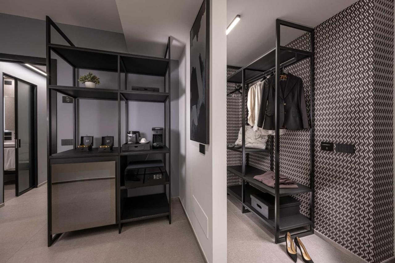 J44 Lifestyle Hotel 리도 디 예솔로 외부 사진 Interior of a typical apartment