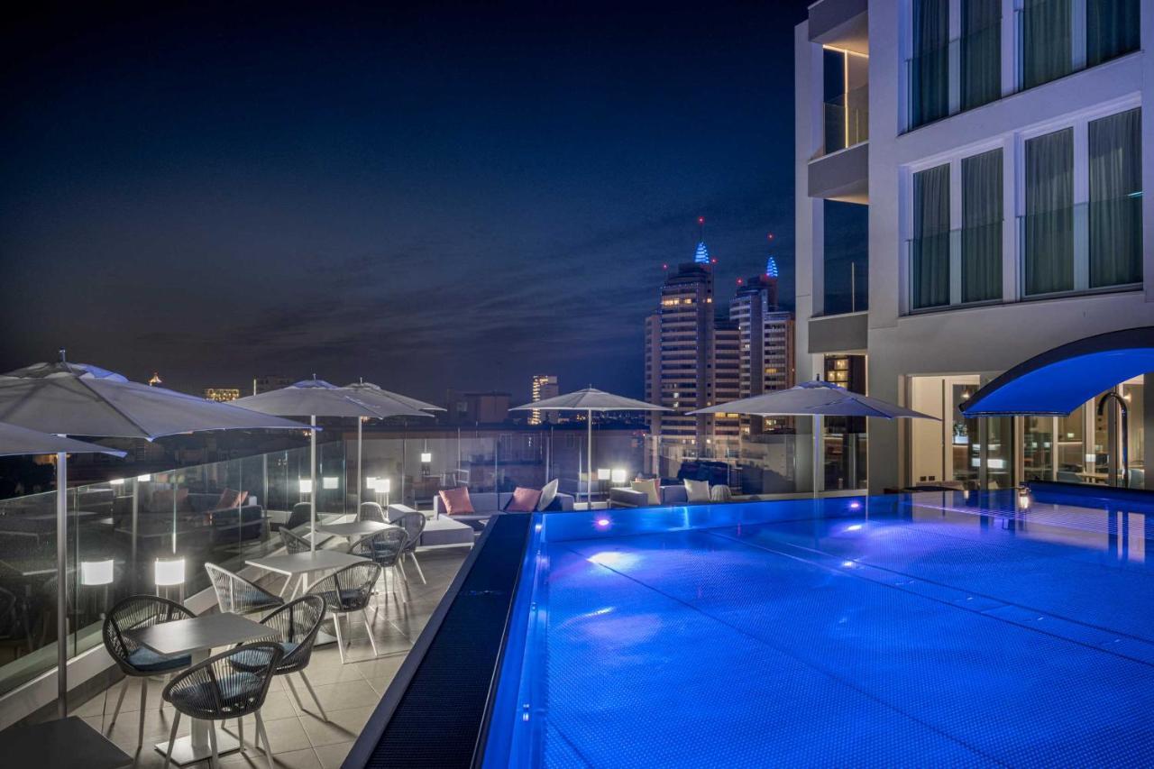 J44 Lifestyle Hotel 리도 디 예솔로 외부 사진 The swimming pool at the hotel