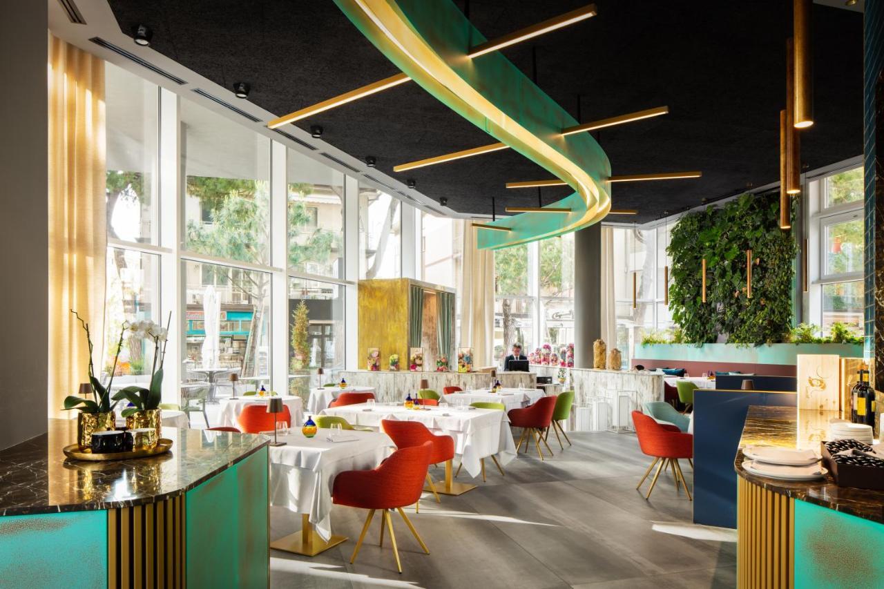 J44 Lifestyle Hotel 리도 디 예솔로 외부 사진 Restaurant interior